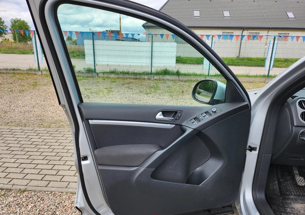 Volkswagen Tiguan cena 53900 przebieg: 207600, rok produkcji 2015 z Piła małe 596